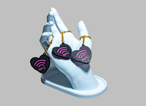 NFC Aşk Kalp Anahtarlık – Sevdiklerinle Anında Bağlan